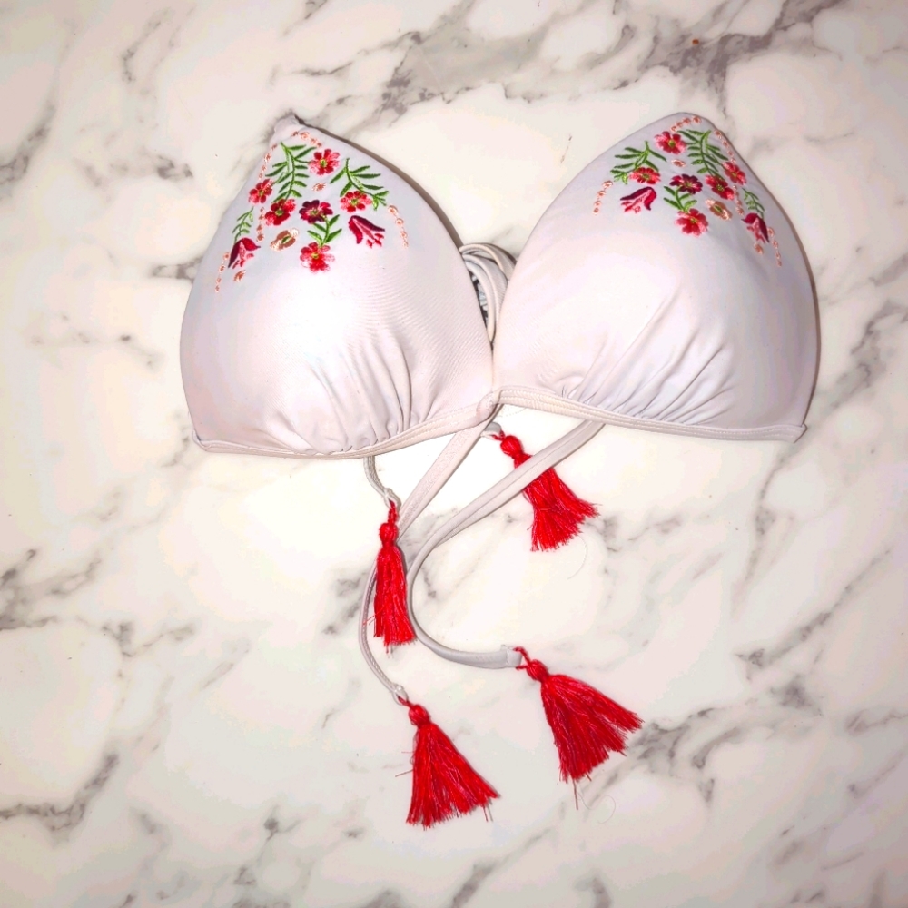 👙S Floral Embroidered White Bikini Top